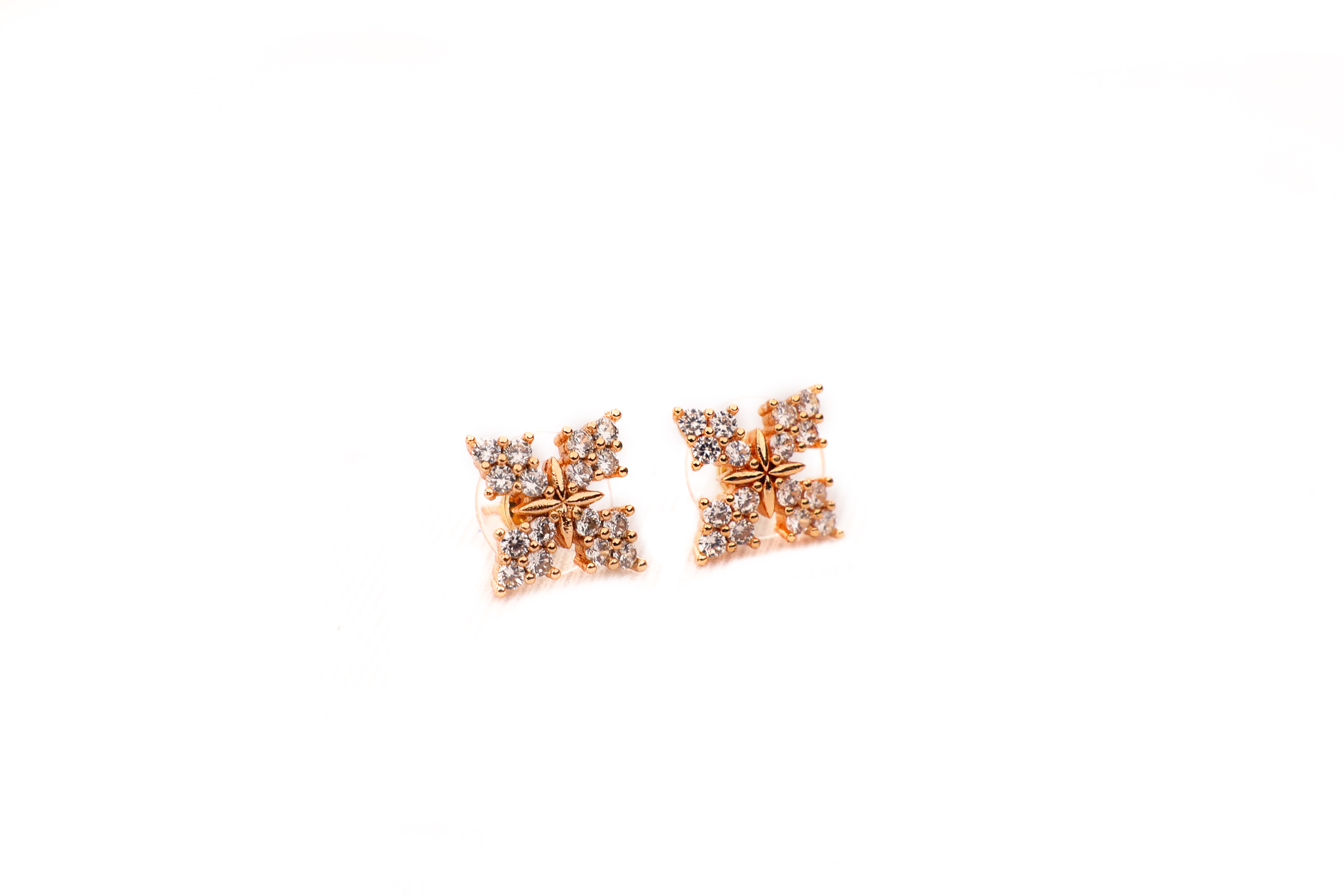 Minnal Square Studs