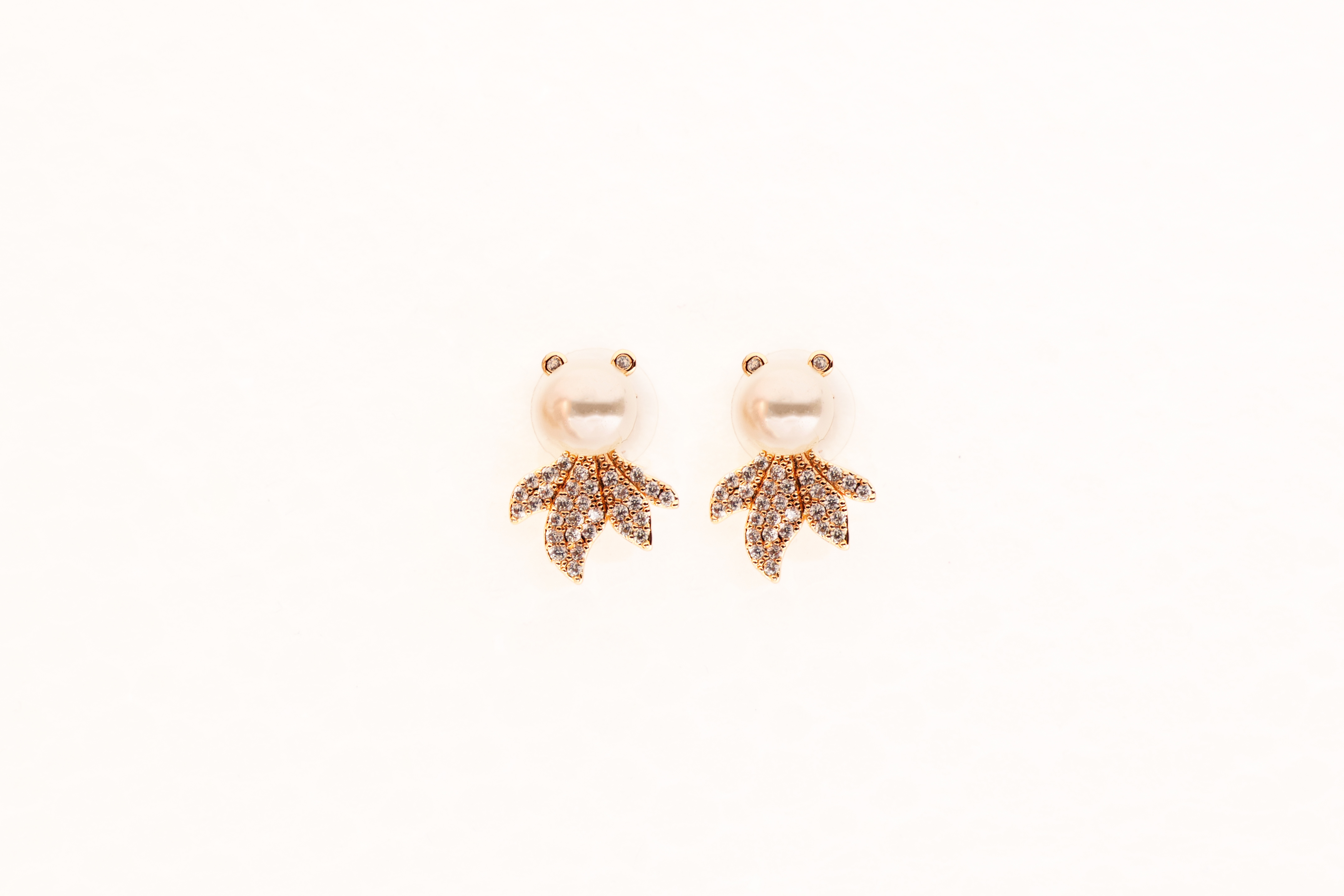 Golden Leaf Pearl Earrings