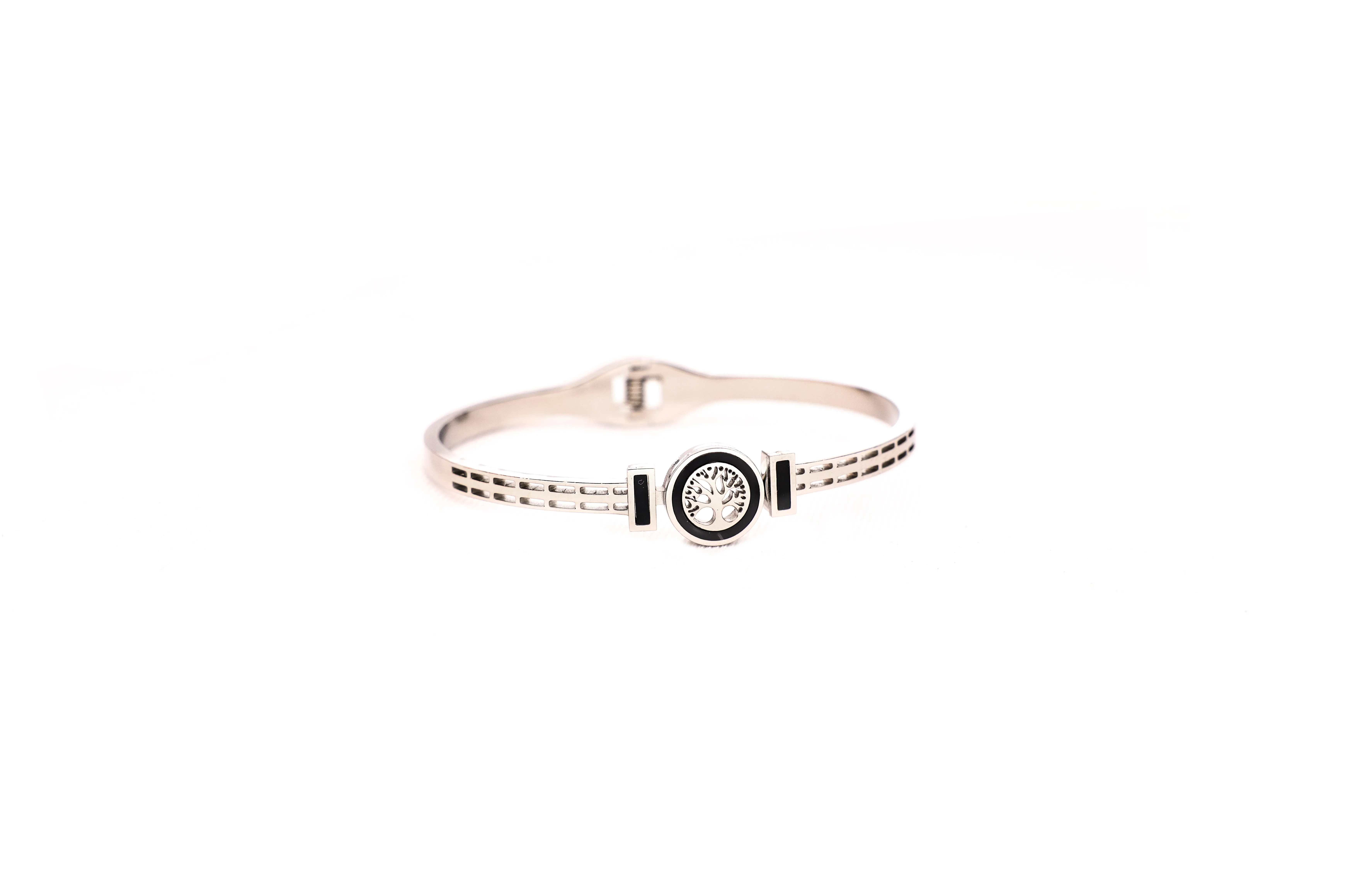 Single Stone Elegance